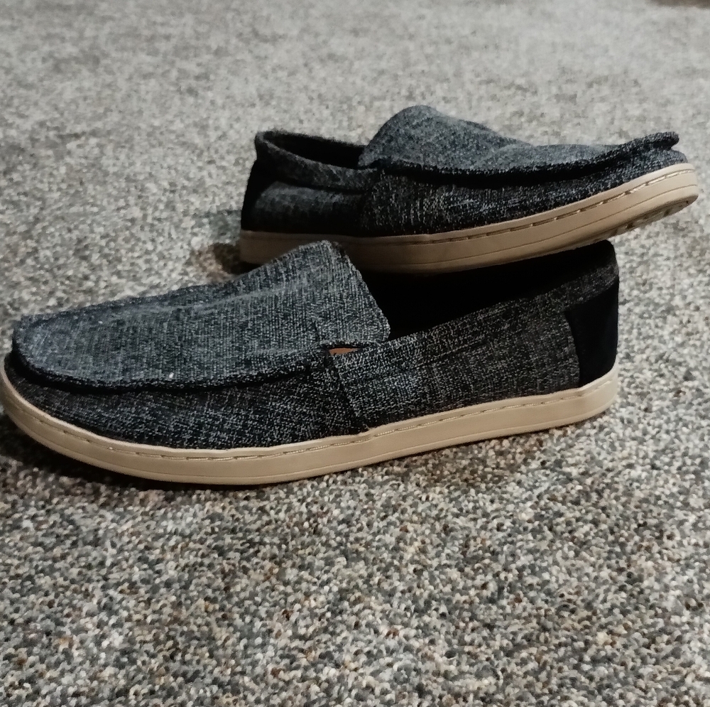 Men's Toms canvas shoes